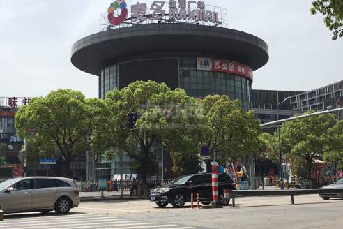 梅陇镇新都会广场